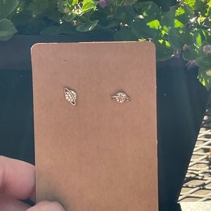 🌿gold and silver planet stud earrings